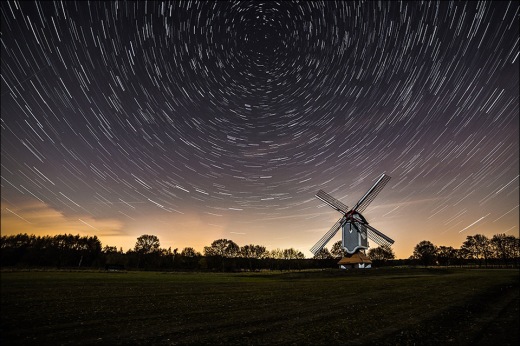 windmill-under-the-stars